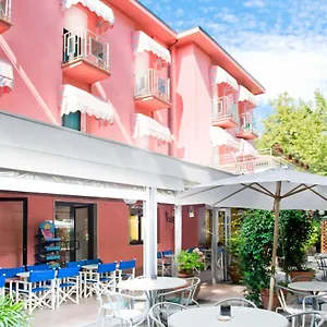 https://hotel-villa-rosa-cesenatico.emilia-romagnahotels.net