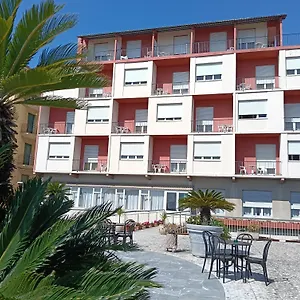 https://hotel-robinia.hotelitalianriviera.com