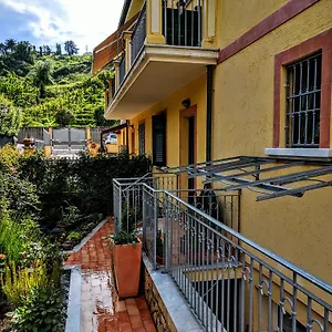 Sally's 3*, Carrara Italien